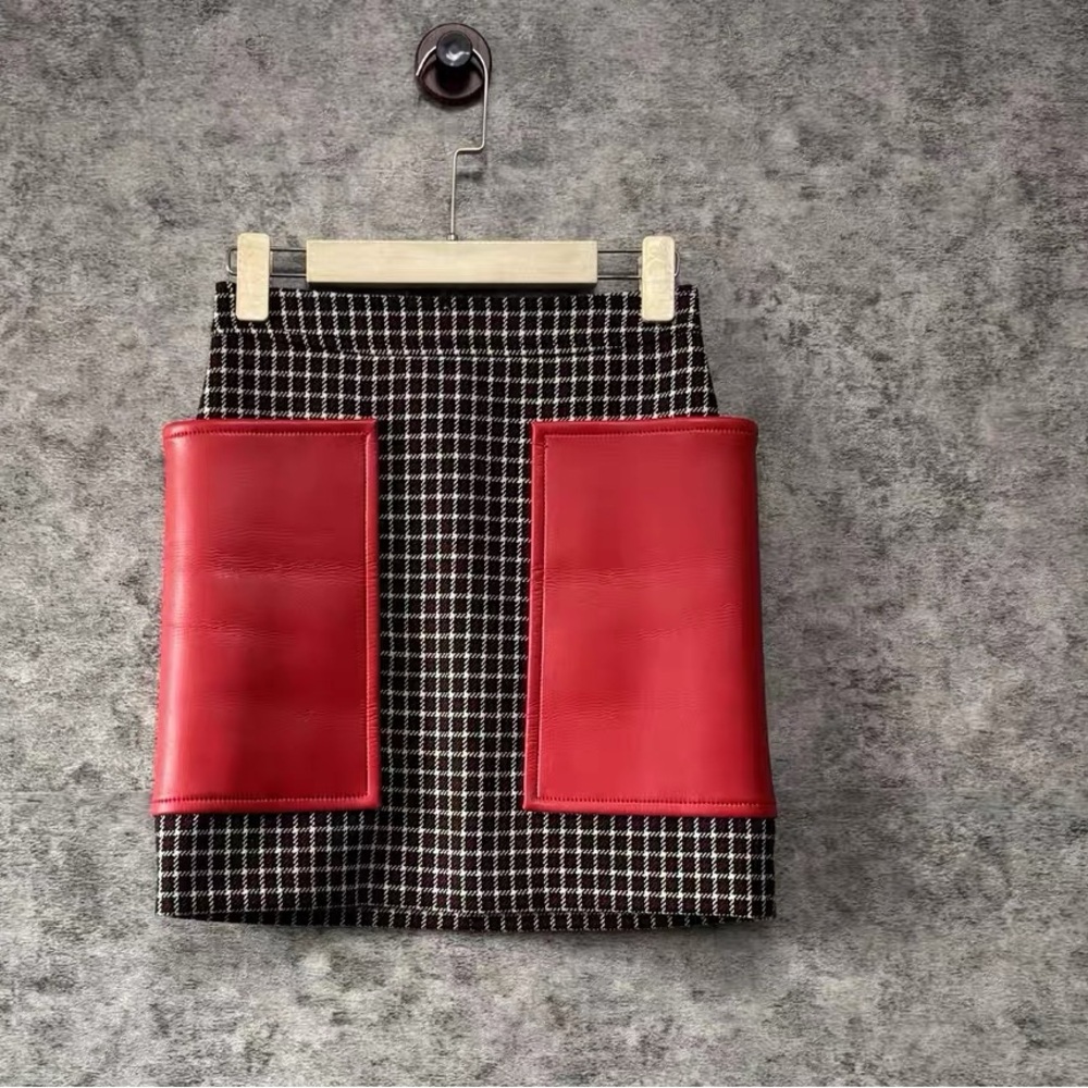 🚩steal Authentic Burberry Red and Black Houndstooth Skirt